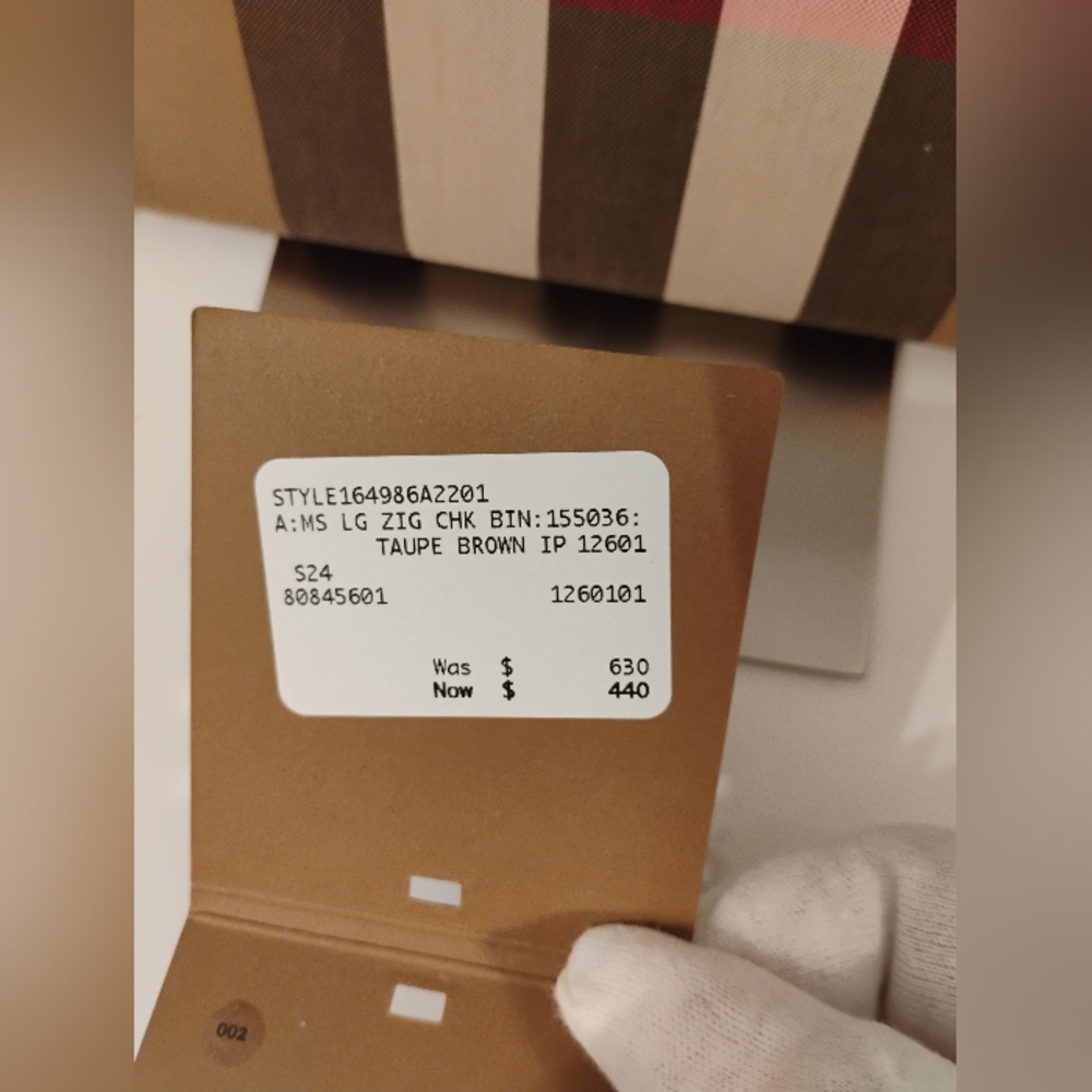 NWT Burberry Novacheck Ziparound Wallet w/SHW - Picture 11 of 11